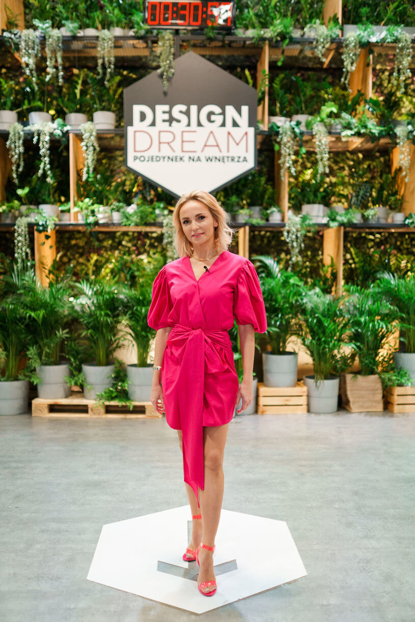 ANNA WYSZKONI PROWADZĄCĄ PROGRAMU “DESIGN DREAM. POJEDYNEK NA WNĘTRZA”