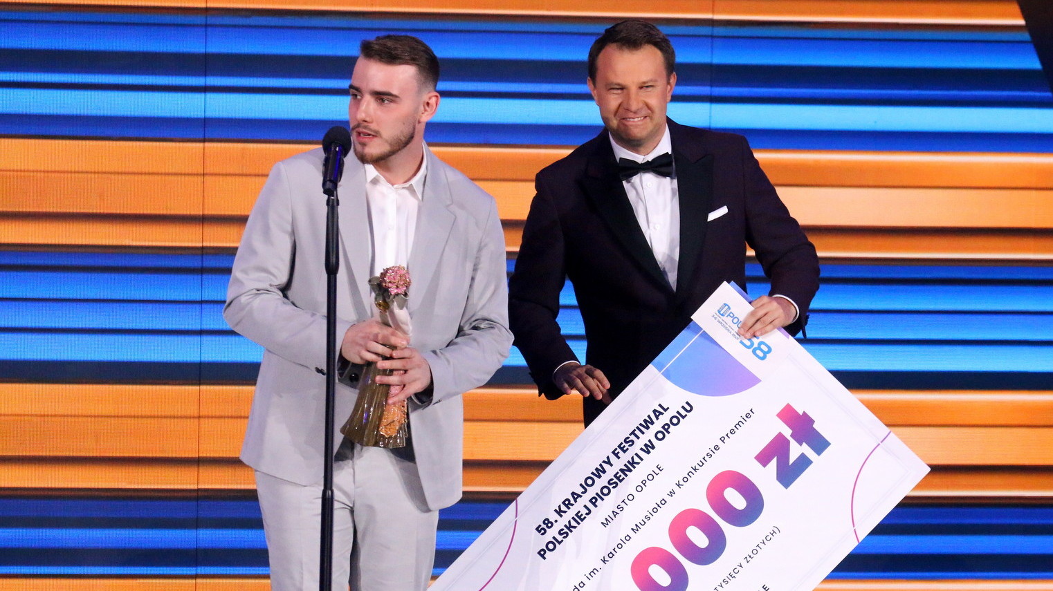 Krystian Ochman zwycięzcą koncertu „Premiery” 58. KFPP Opole 2021